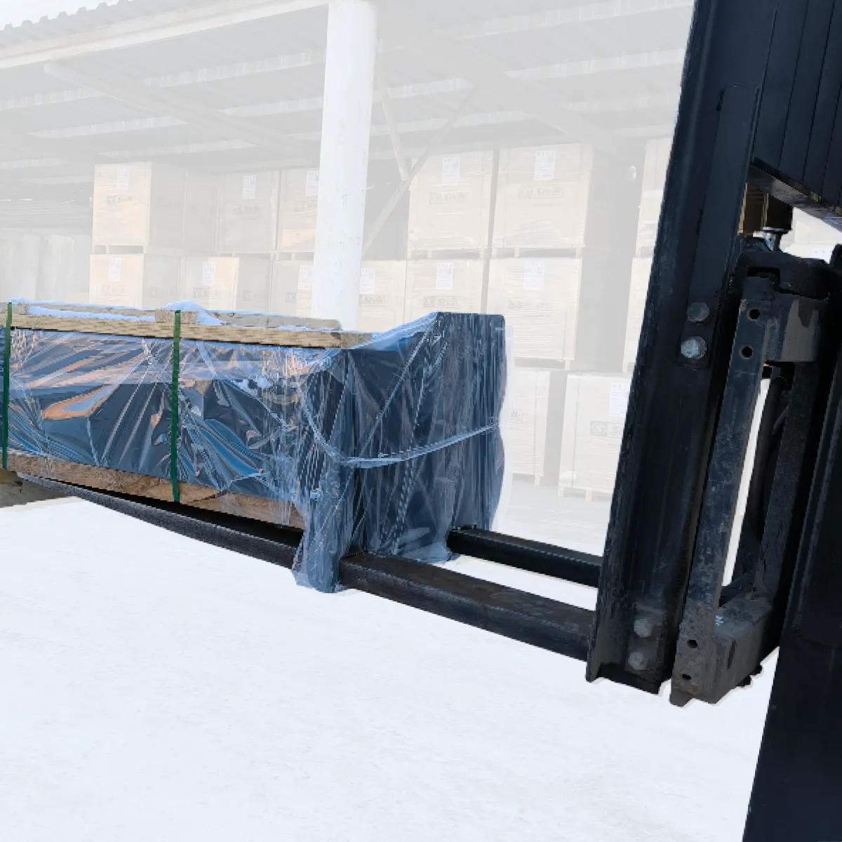 Упаковка адаптирована для задней погрузки